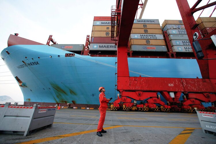 Нестабильность в Красном море нанесла финансовый удар по Maersk